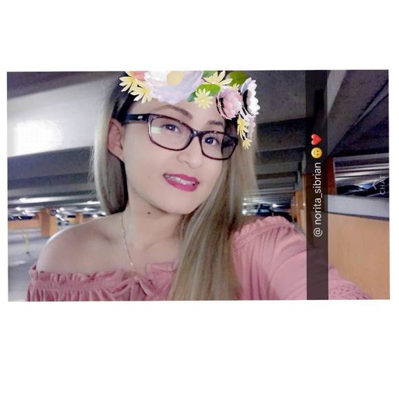 Meet your Posher, Nora - Picture 1 of 1