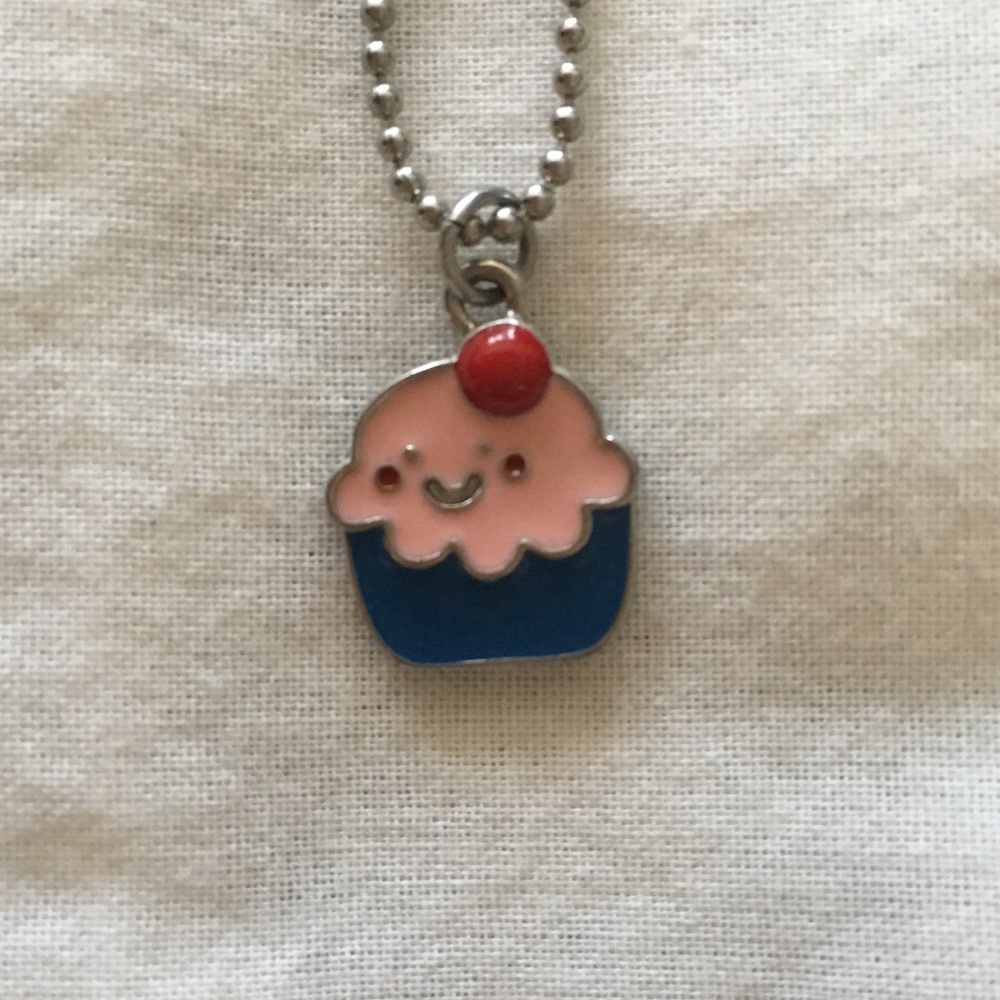 Cupcake necklace