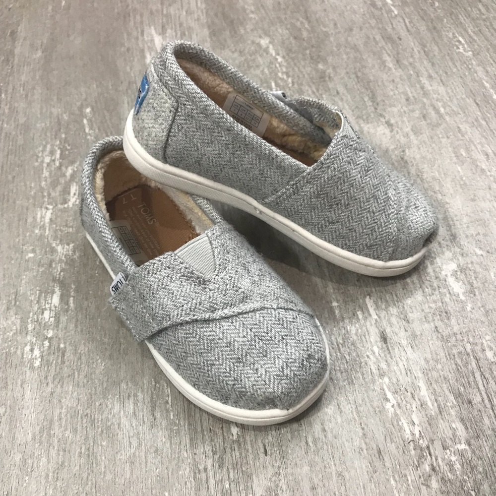 🎉HP🎉TOMS Herringbone Style, Sherpa Lined
