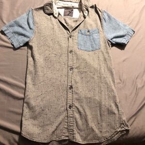 Blue sleeved grey button up