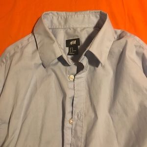 I am selling 1 H&M button down shirts.