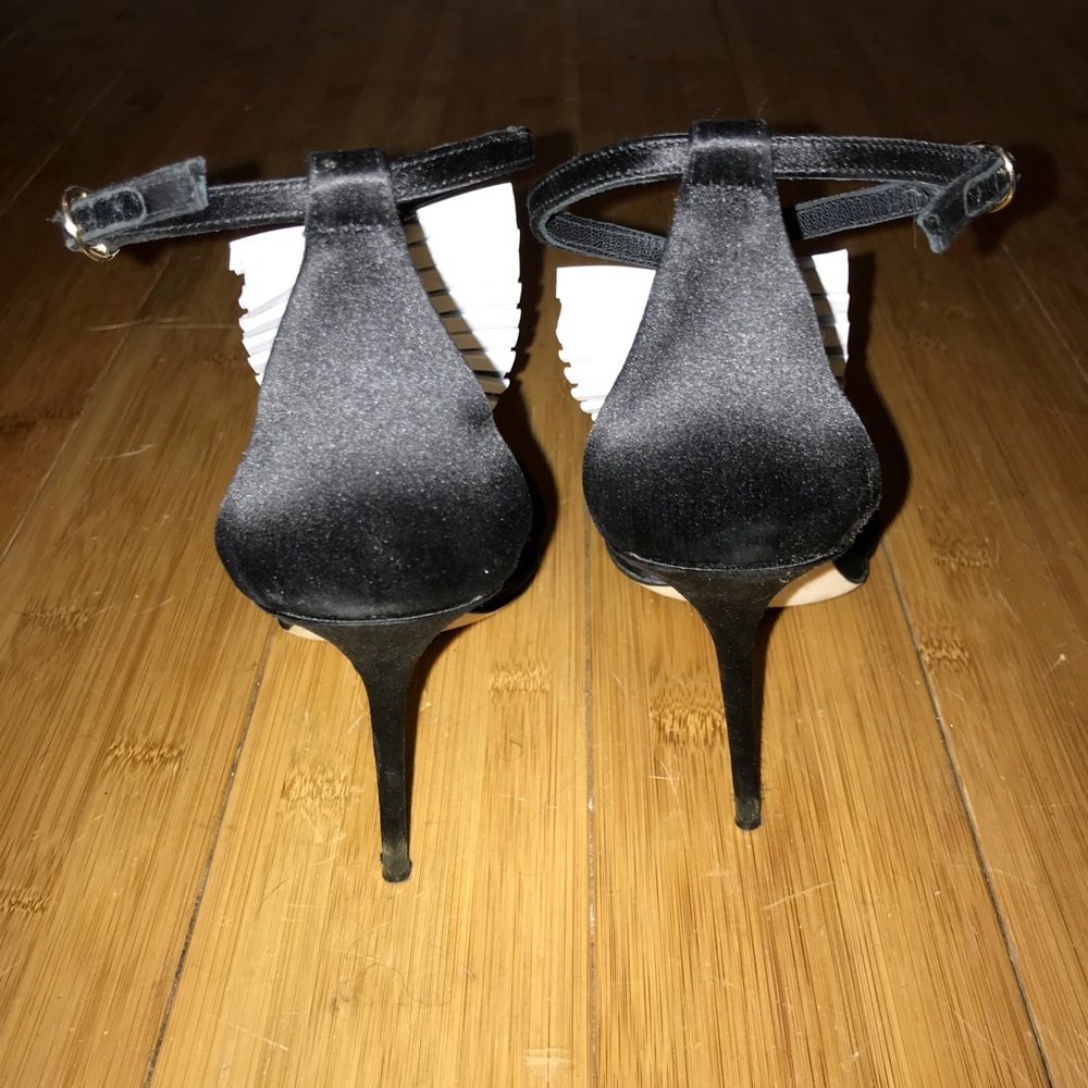 Olagana Paris La Sensuelle 10 Leather Sandals - Picture 6 of 8