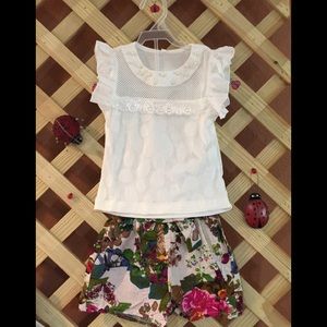 Pearl Necked Shirt w/ Floral Shorts