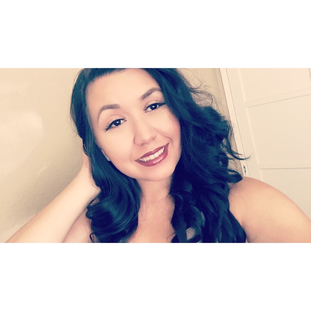 Meet your Posher, Julissa