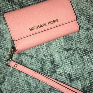 Michael Kors Wristlet for iPhone 5 & 5s