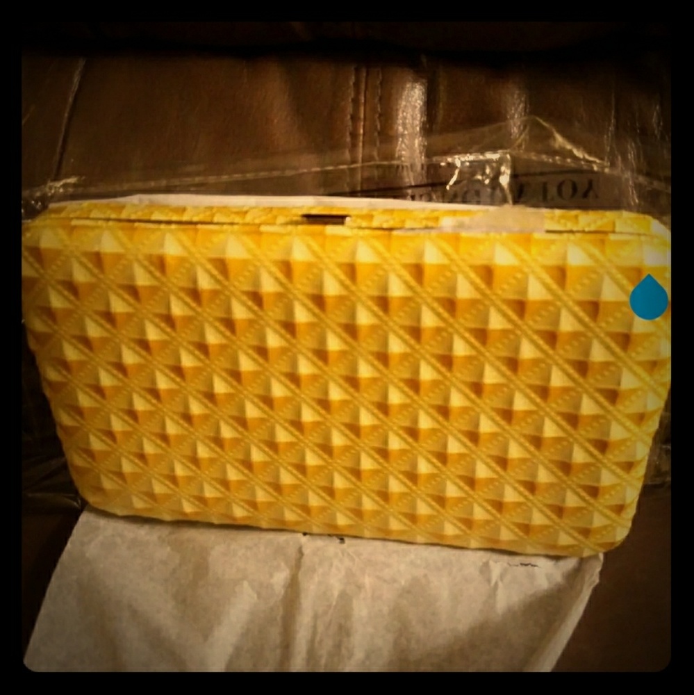 B1G1-Yellow Wallet w/Checkbook