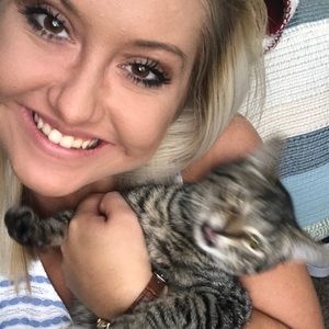 Meet your Posher, Kayla