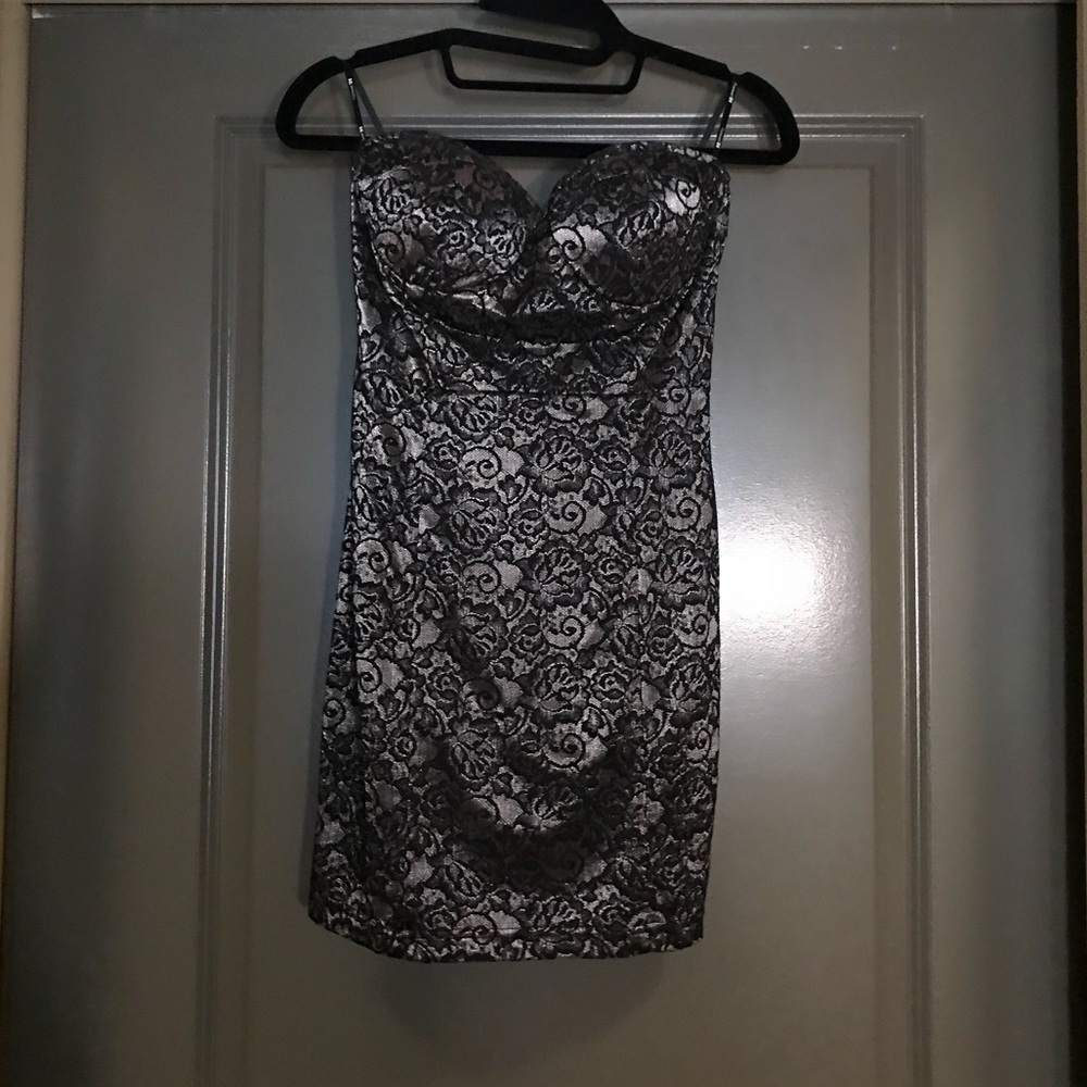 Forever 21 - Strapless Lace Print Mini Dress