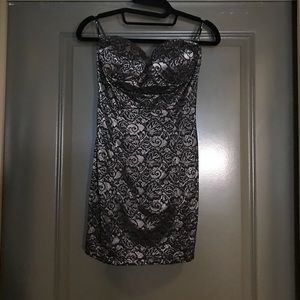 Forever 21 - Strapless Lace Print Mini Dress