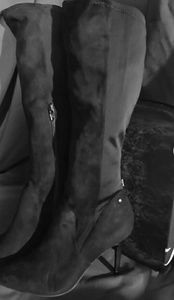 Brand New size 8.5 simply vera knee length boots