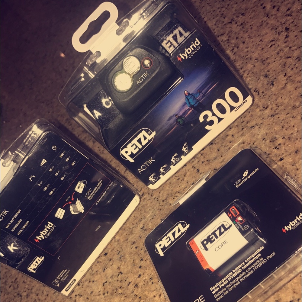 Petzel Atik 300 head lamps w/rechargeable battery