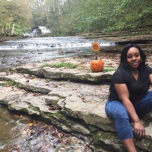 Meet your Posher, Janel monay