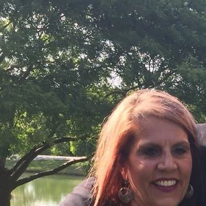 Meet your Posher, Deana