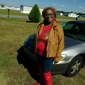 Meet your Posher, Shana