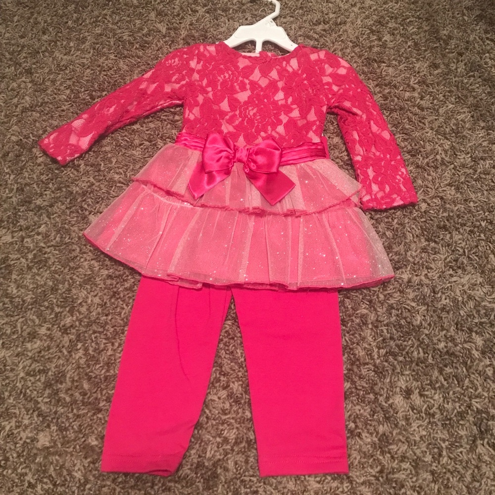 BNWT!! Sz 24 Month Girl’s 2 Piece Set!!