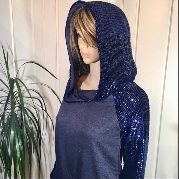 Sequined Hoodie - Picture 8 of 8