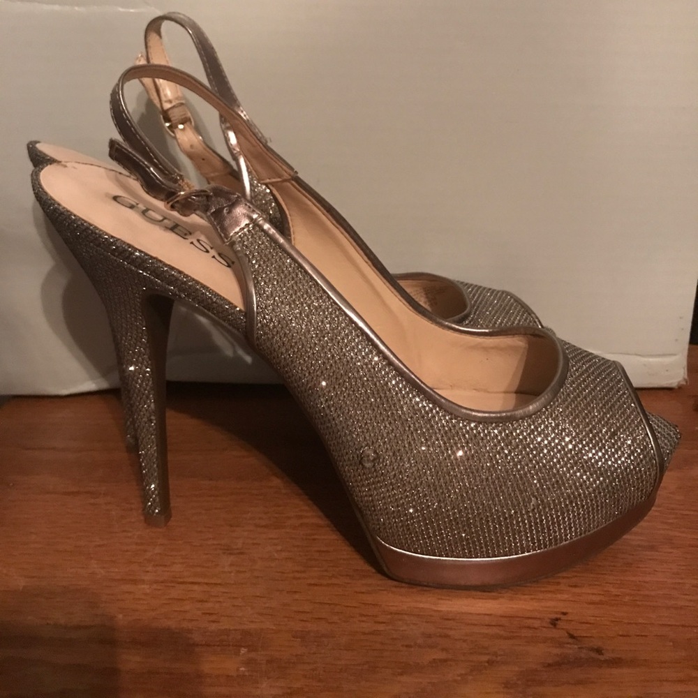 Silver Guess Heels👠