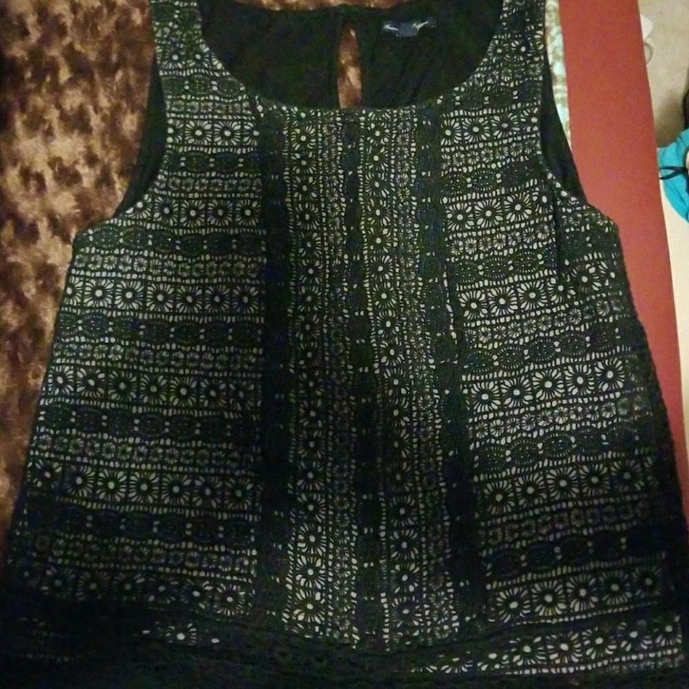 American Eagle Patterned black tank