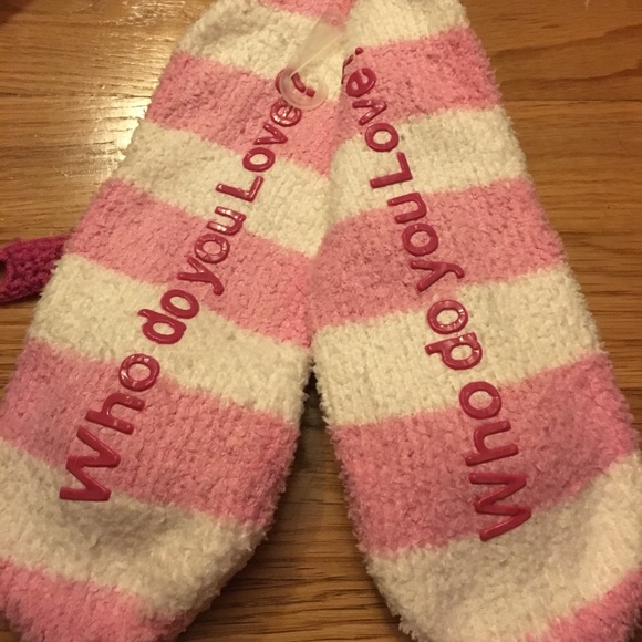 NWT fluffy socks - Picture 3 of 3
