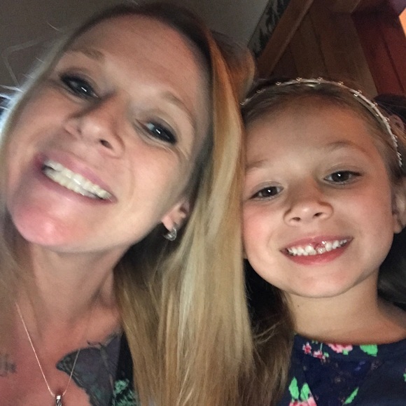 Meet your Posher, Dawn - Picture 1 of 1