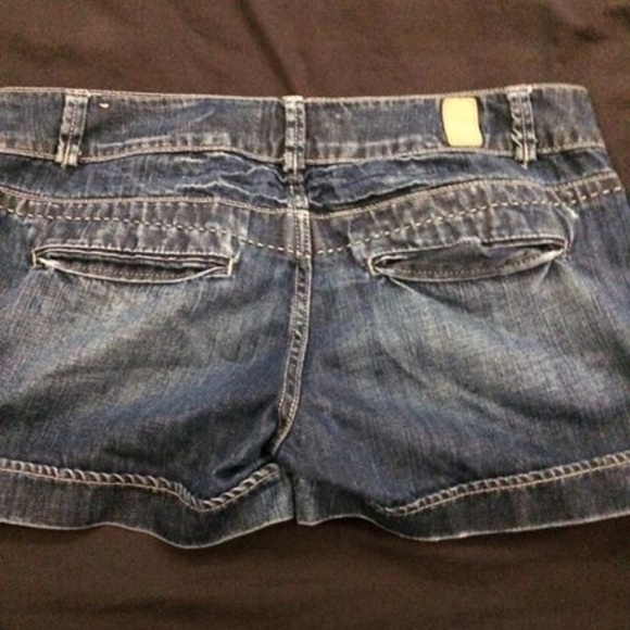 Shorts !!! - Picture 2 of 3