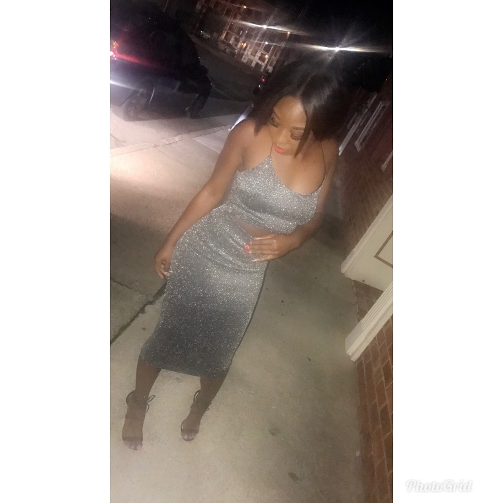 Two piece silver fit