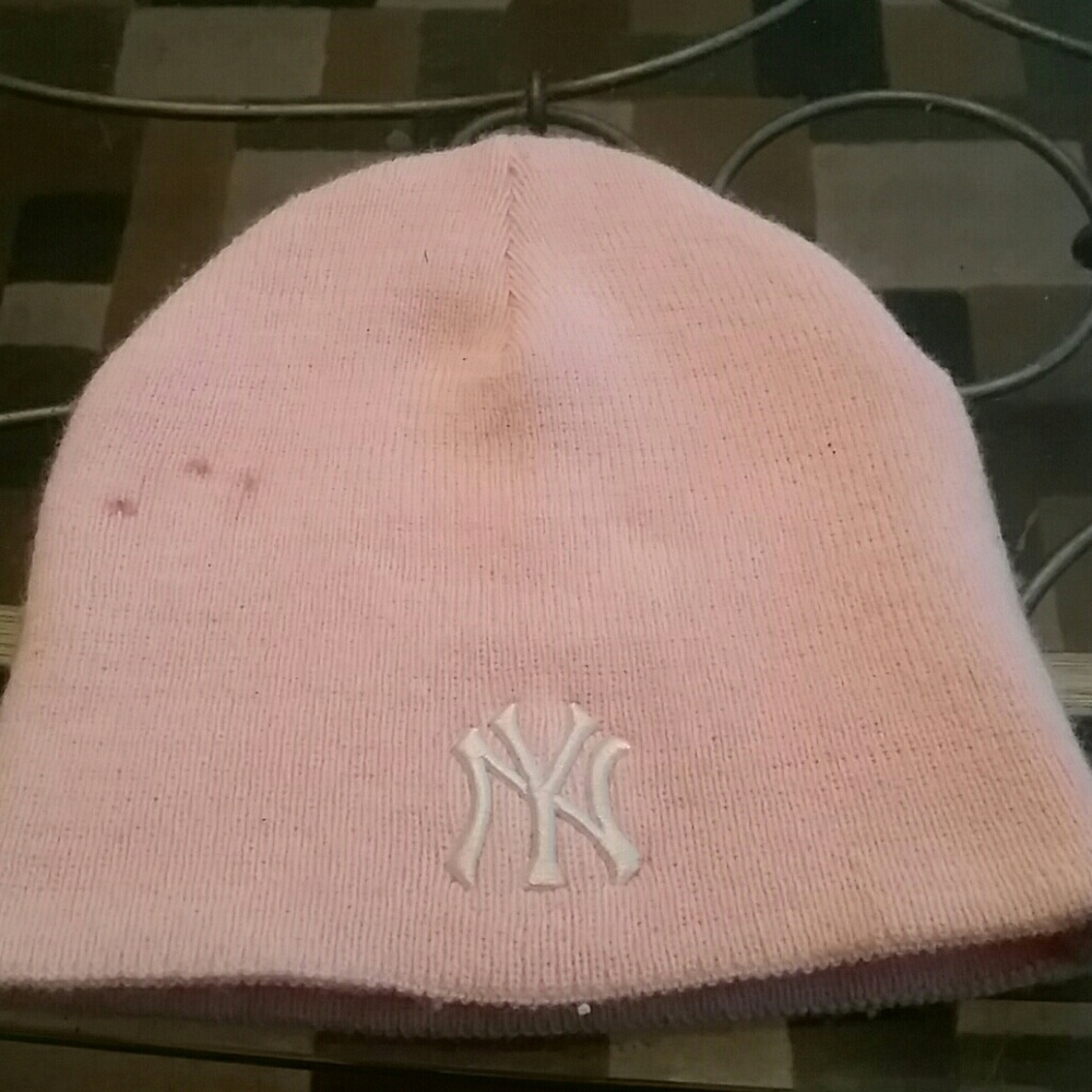 New York Yankees beanie hat