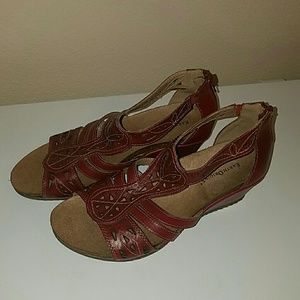 Earth Origins by earth Sandals( Maroon in color)