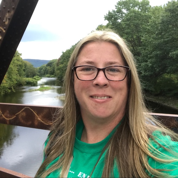 Welcome to my Closet - Picture 3 of 6