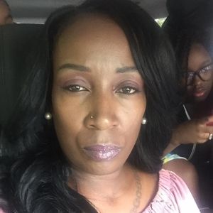 Meet your Posher, Carrie