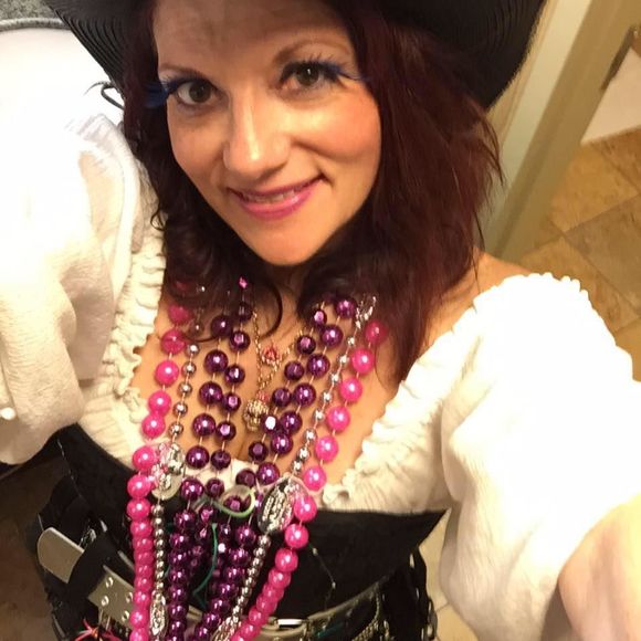 Meet your Posher, Shari - Picture 1 of 1