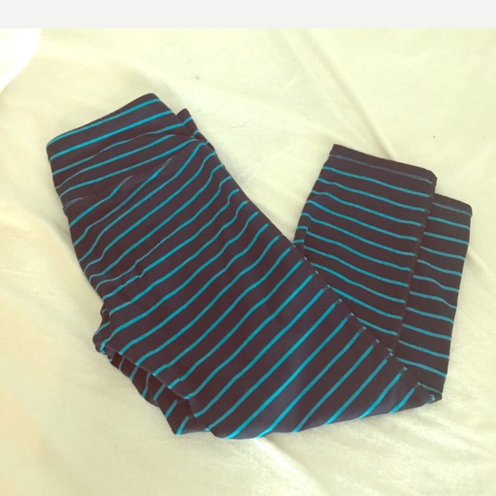 Athleta striped Capri - Picture 4 of 4
