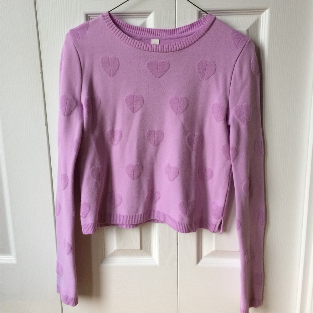 Long-sleeved sweater with hearts