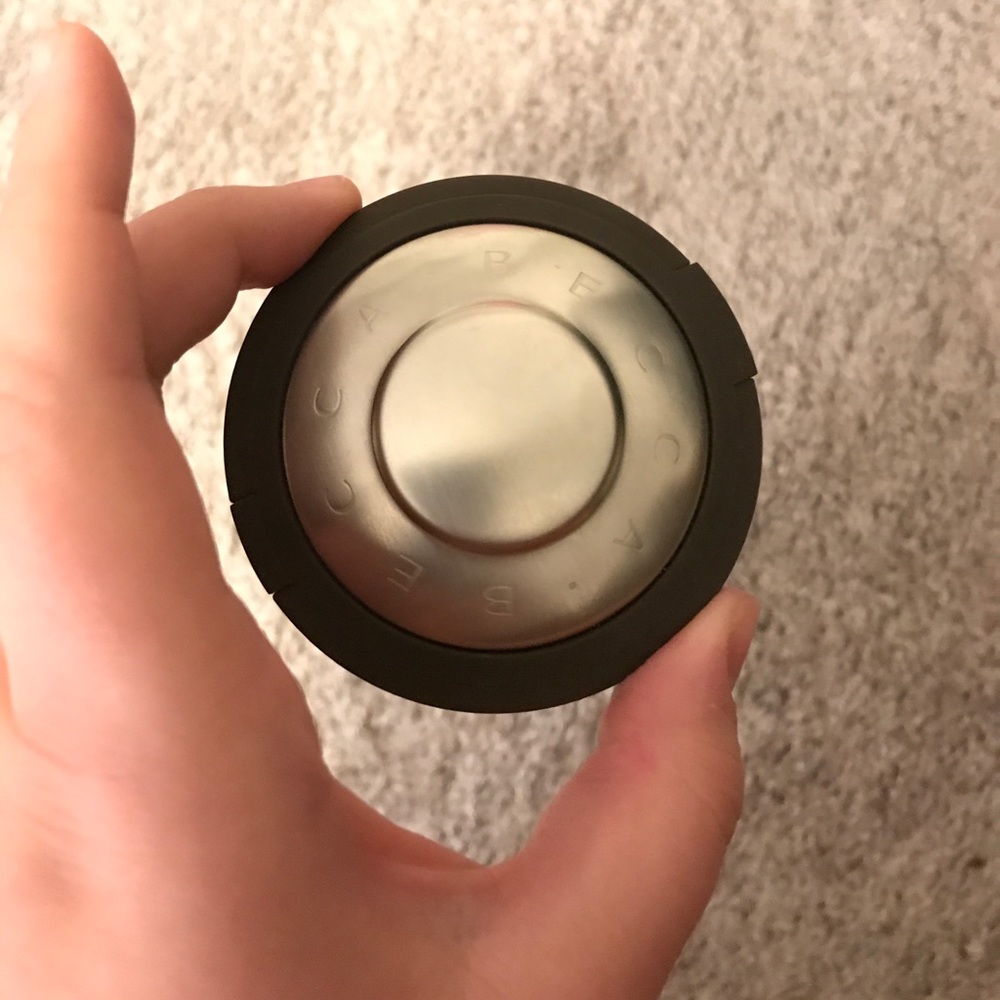 Becca Highlighter in Champaign Pop
