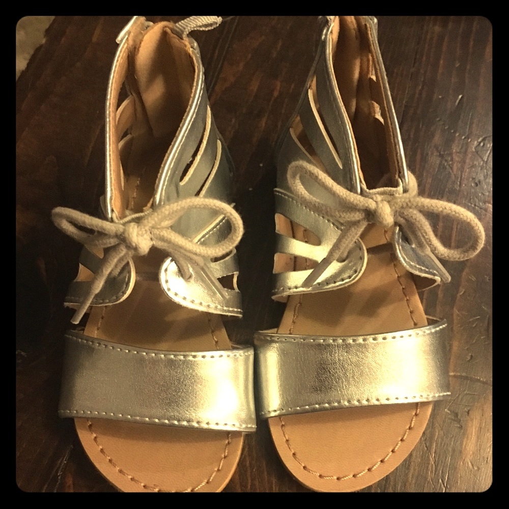 Brand new toddler girls metallic silver sandals