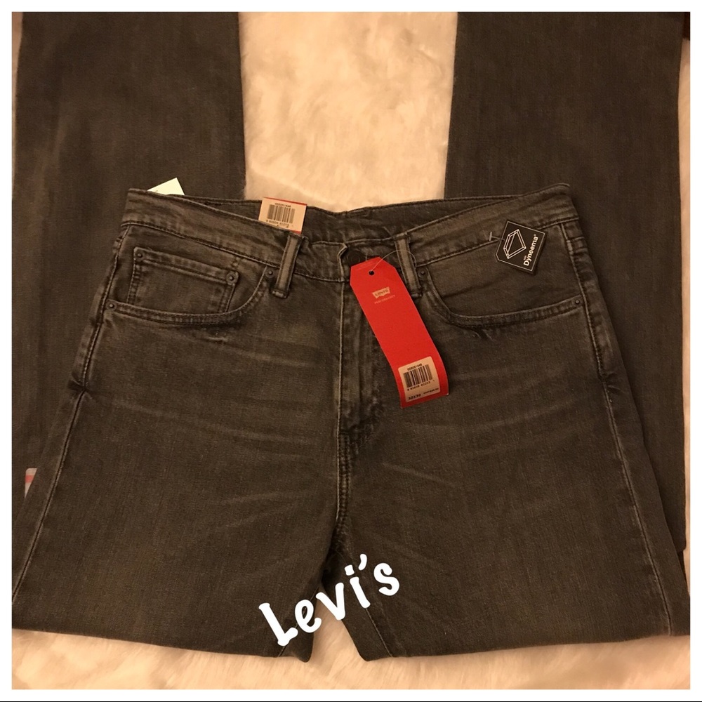 NWT Levi’s lightly distressed grey 32/30