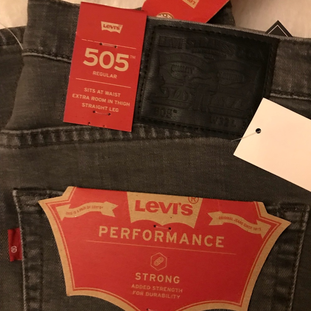 NWT Levi’s lightly distressed grey 32/30 - Picture 2 of 8