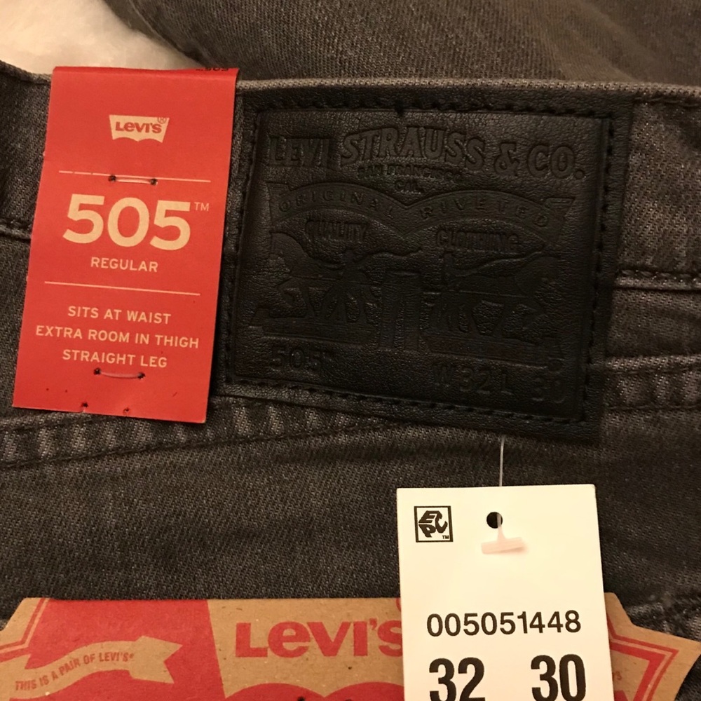 NWT Levi’s lightly distressed grey 32/30 - Picture 7 of 8