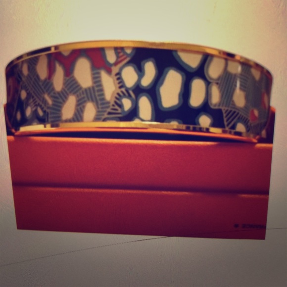 Hermes Wide Enamel Bracelet‼️Sale‼️ - Picture 2 of 5