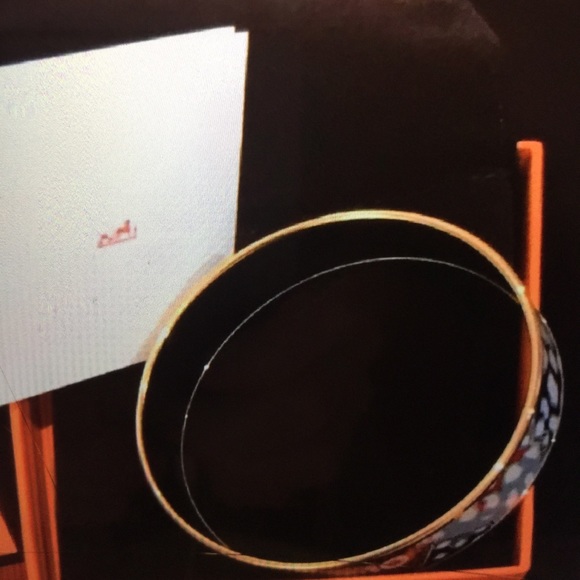 Hermes Wide Enamel Bracelet‼️Sale‼️ - Picture 4 of 5