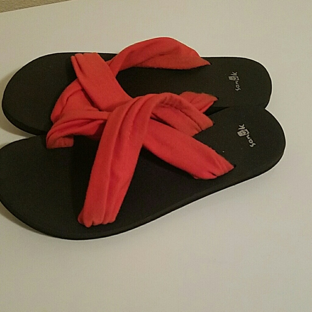 Sanuk slippers
