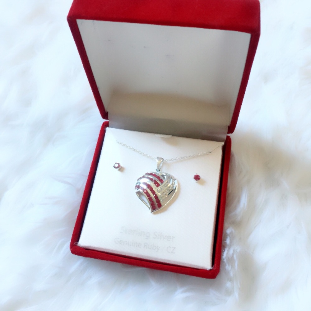 🚨CLOSE OUT SALE🚨Beautiful Brand New Ruby Set