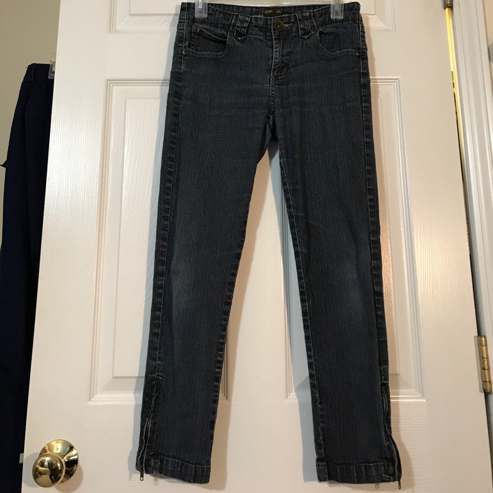 Revolt Ankle Jeans