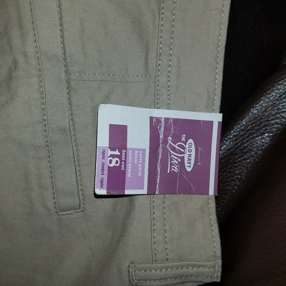 Nwt Old Navy khaki pants size 18