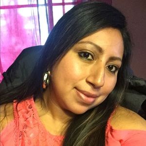 Meet your Posher, Vicky