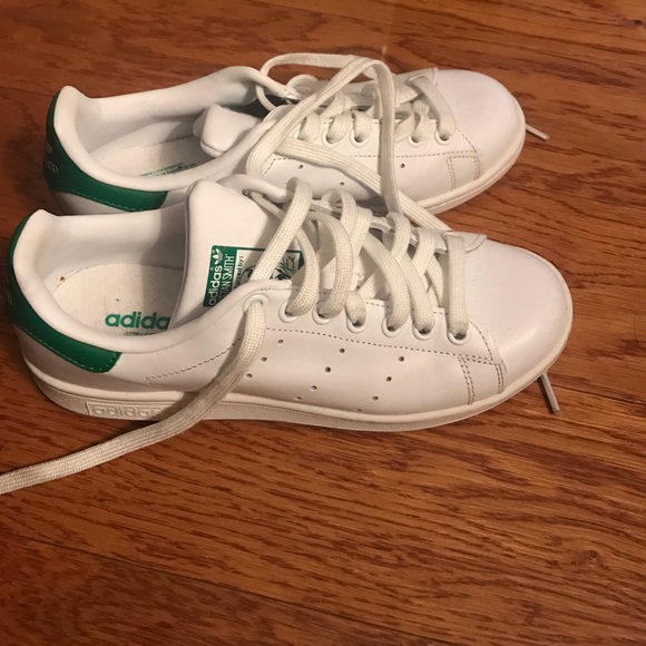 Adidas Stan smith size 5 1/2 male. - Picture 2 of 2