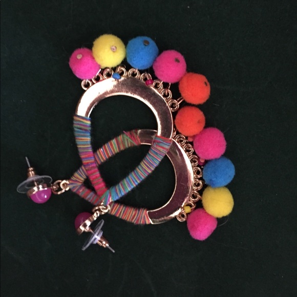 🌴 Colorful Earrings 🌴 - Picture 3 of 3