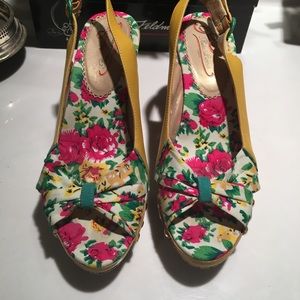 Beautiful barely used Espadrilles.