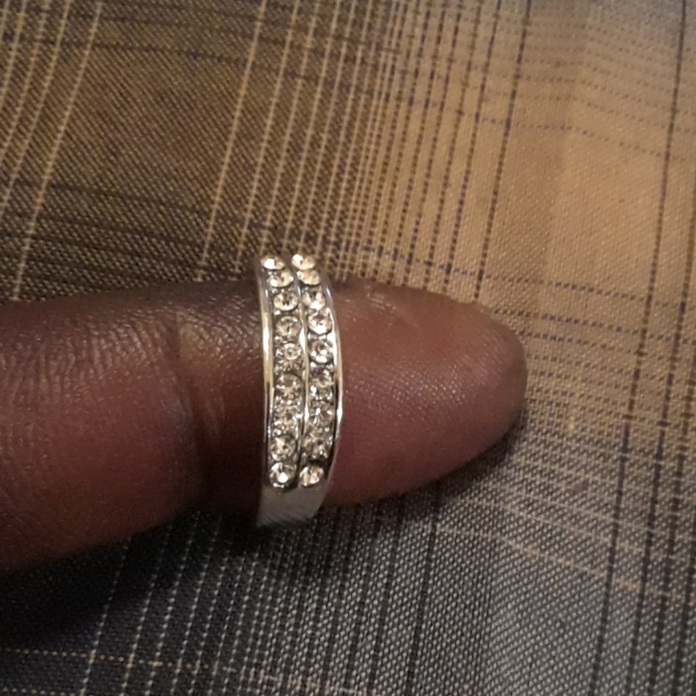Woman's band ring
