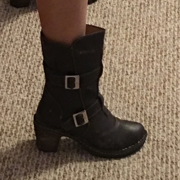 LASSEN Boots - Picture 2 of 4